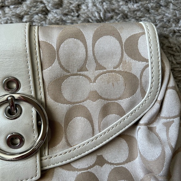 Cream Coach Clutch - Picture 2 of 6
